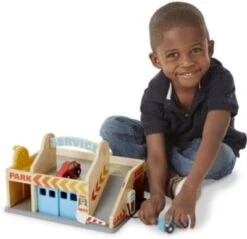 Melissa & Doug Parkhaus Mit Tankstelle Und Waschanlage Aus Holz -TONIES Geschäft 11154399 04