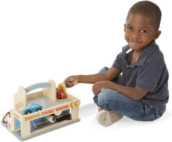 Melissa & Doug Parkhaus Mit Tankstelle Und Waschanlage Aus Holz -TONIES Geschäft 11154399 06