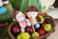 Nici 44054 Igelmädchen Hedda Ca 20cm Plüsch Kuscheltier Schlenker Forest Friends -TONIES Geschäft 44057 03 Milieu 44058 2048x1365